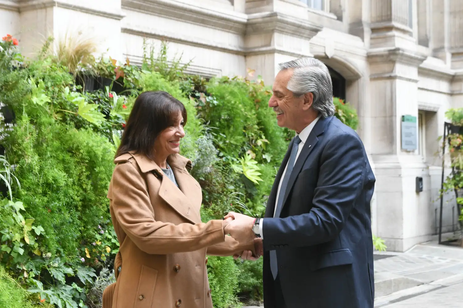El presidente Alberto Fernández mantuvo un encuentro con la alcaldesa de París, Anne Hidalgo.