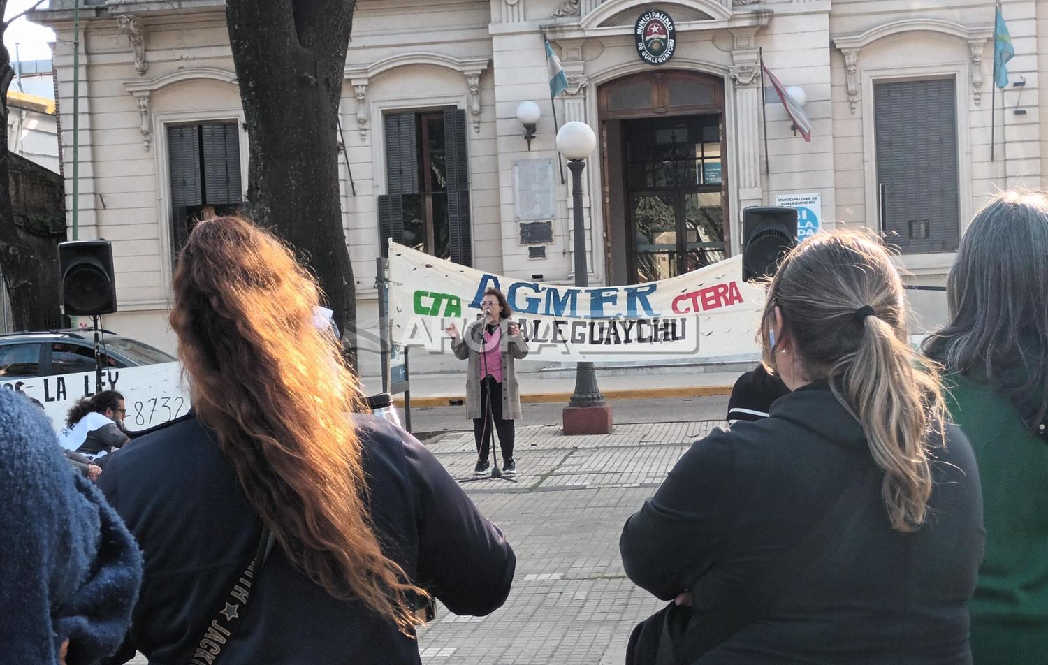 Docentes inician una huelga de 72 horas y realizan una marcha provincial