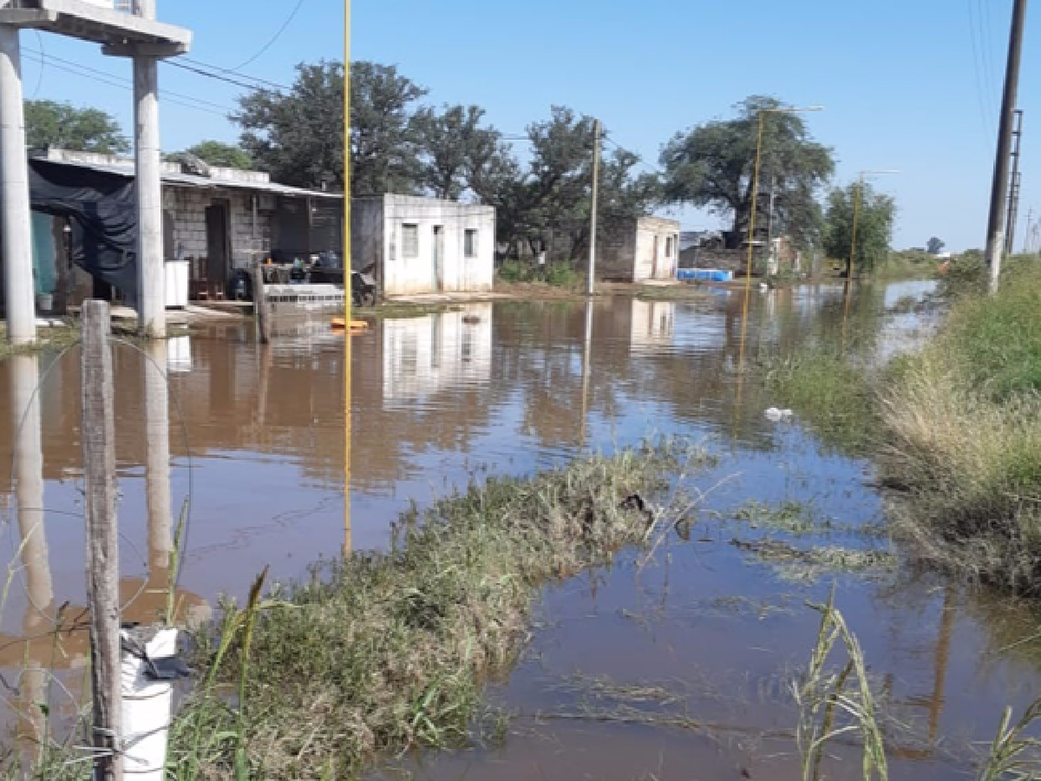 Unas 60 personas siguen evacuadas en Laspiur