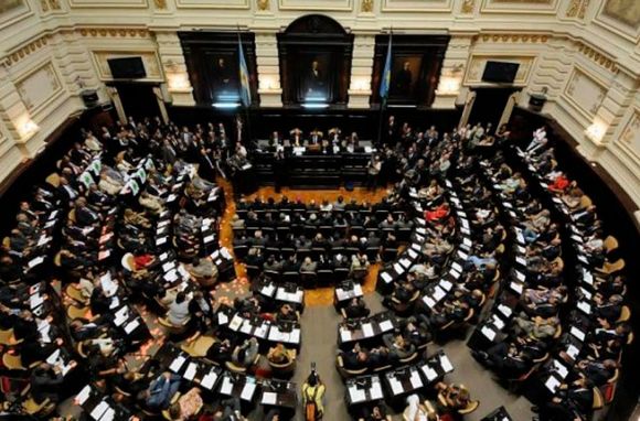 Los Intendentes podrán aspirar a una reelección más y arrancó otra polémica: duros cruces en Juntos