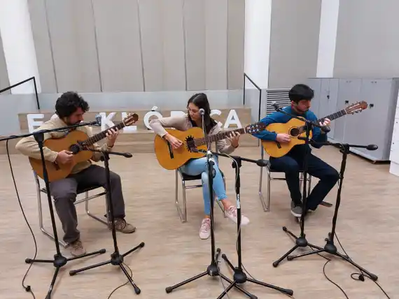Las Guitarras Gualeyas se presentaron con el Ensamble de las Américas