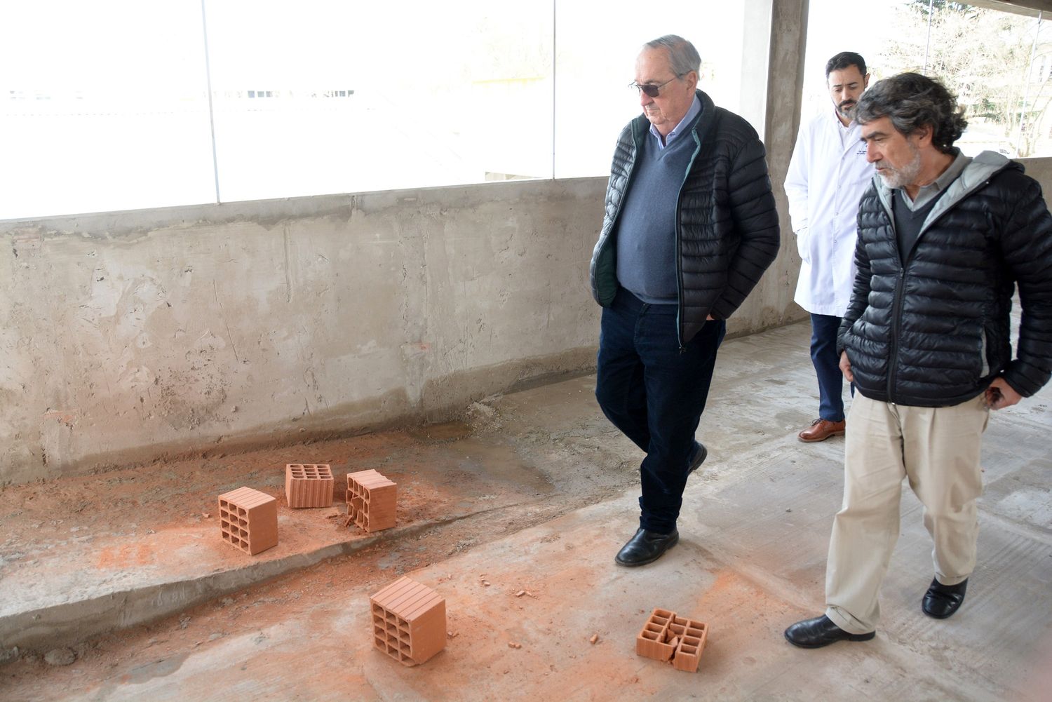 Lunghi supervisó los avances de las obras de ampliación de los Consultorios Externos