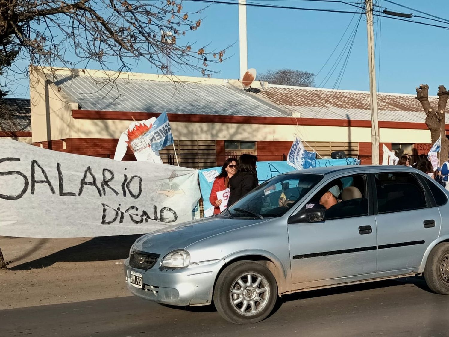 Agmer realizó volanteada para manifestar sus reclamos