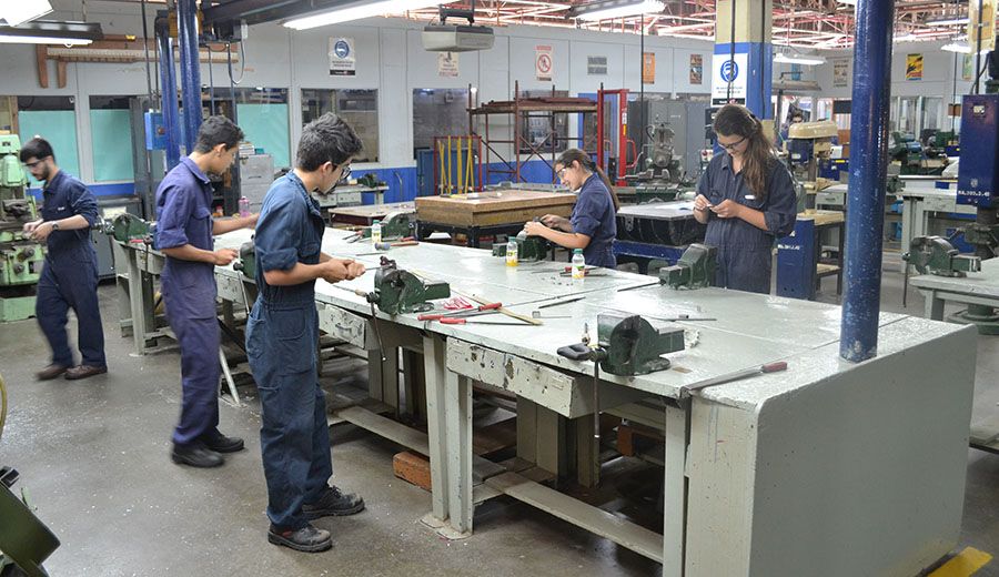 AMET solicita que continúen las clases virtuales