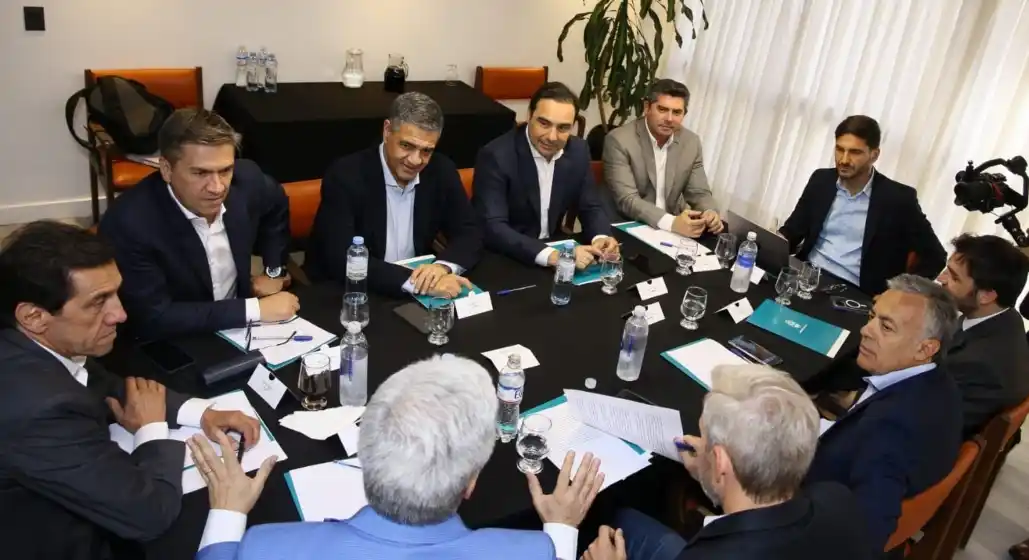 «Santa Fe necesita rutas», dijo Pullaro sobre el anuncio de Milei de reducir a cero la obra pública