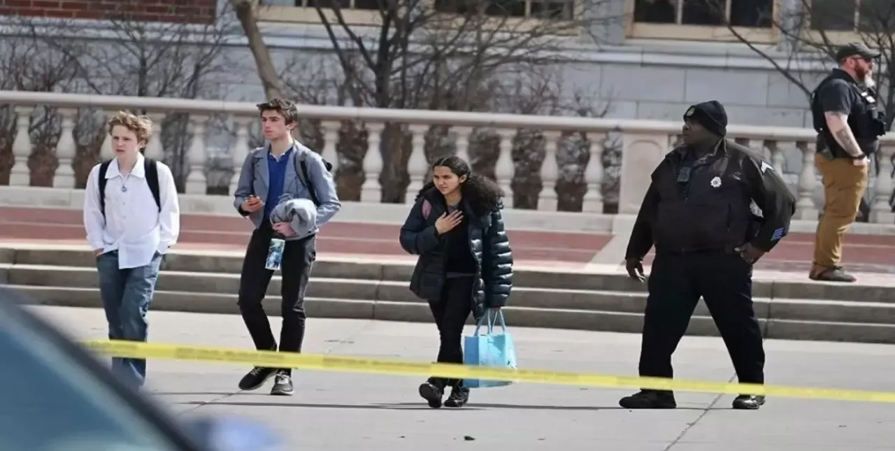 Estados Unidos: un alumno abrió fuego en una escuela de Denver