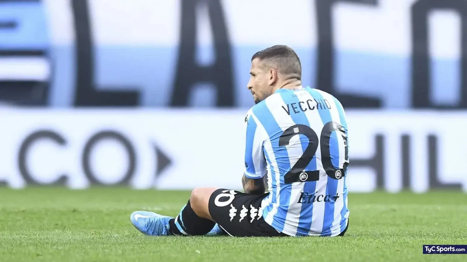Vecchio está alejado de las canchas por una lesión en su rodilla izquierda.