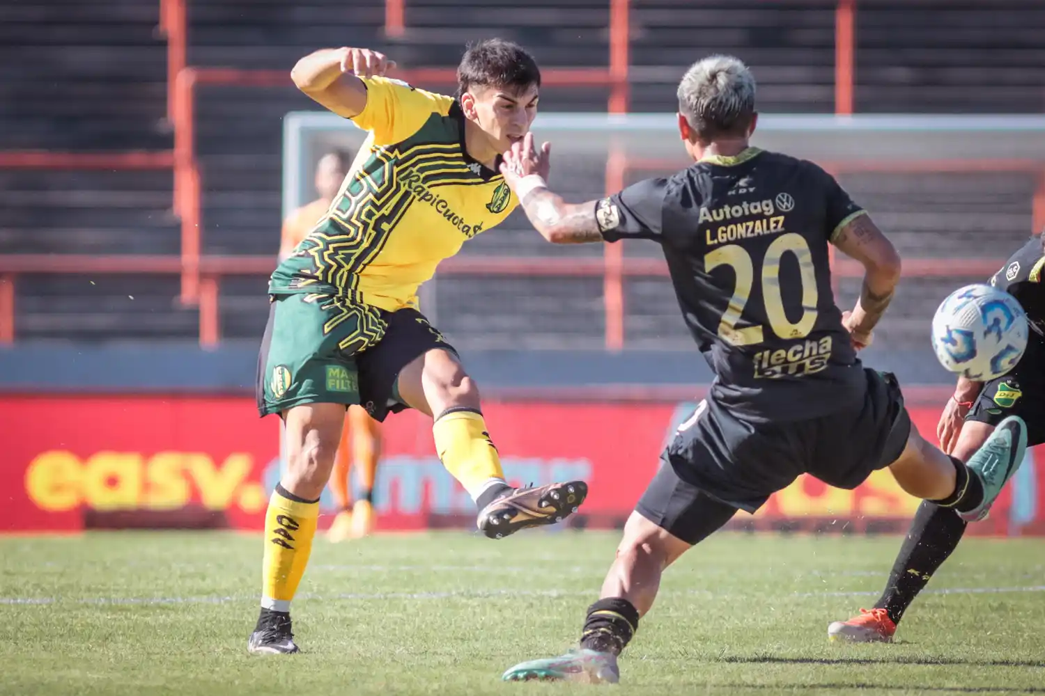 Ignacio Guerrico enfrentando a Lucas González