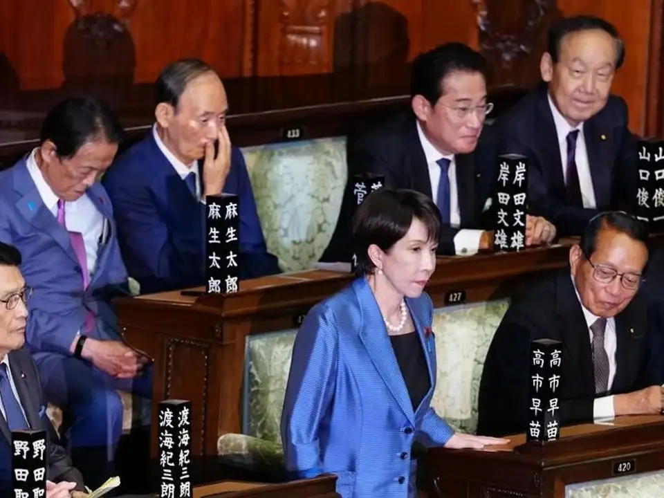 Denuncian penalmente a la primera ministra de Japón.