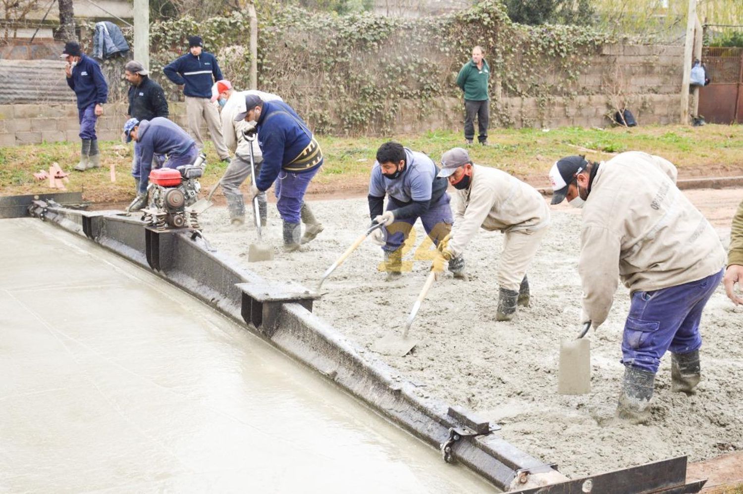 La Municipalidad licitó compra de materiales para obras de pavimento y cordón cuneta