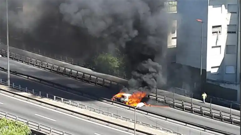 Choque, incendio y humo en la autopista Buenos Aires-La Plata