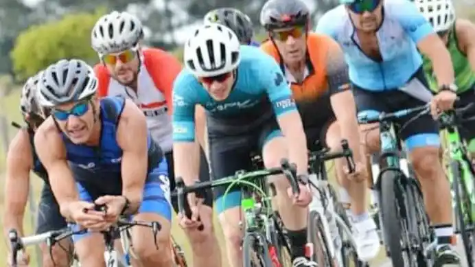 Se corre la quinta fecha del Circuito Provincial de Duatlón en el Autódromo de Concordia