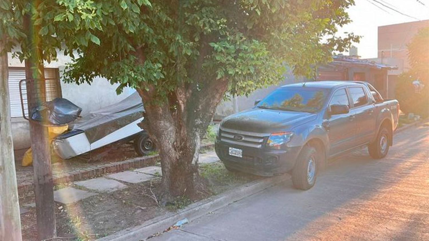 Jubilado mató de un balazo al ladrón que intentó robarle su camioneta y a vecina