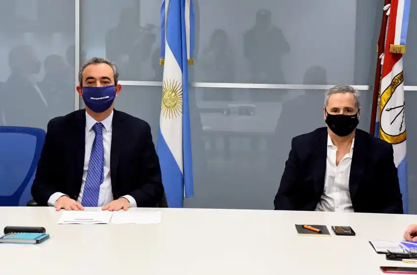 Javkin, preocupado por la relajación: «Los contagios se dan en encuentros afectivos»