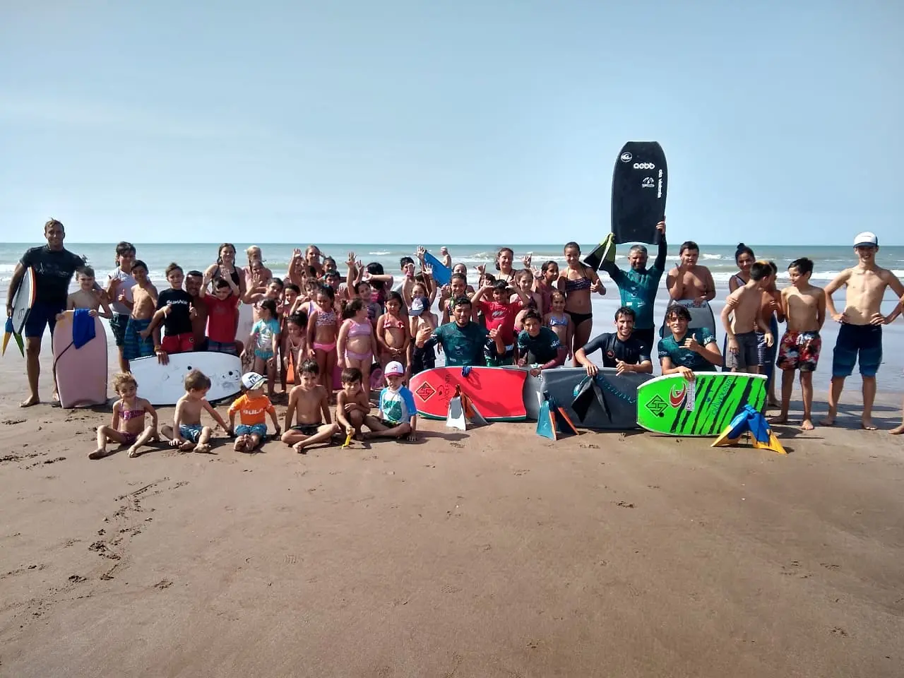Vincular el deporte con la conciencia ambiental y la enseñanza a los chicos