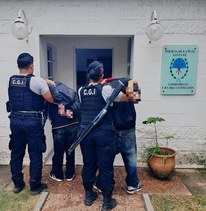 Robo, fuga y persecución en barrio Álamos del Aeroclub: encañonaron a un vecino y terminaron detenidos - 4