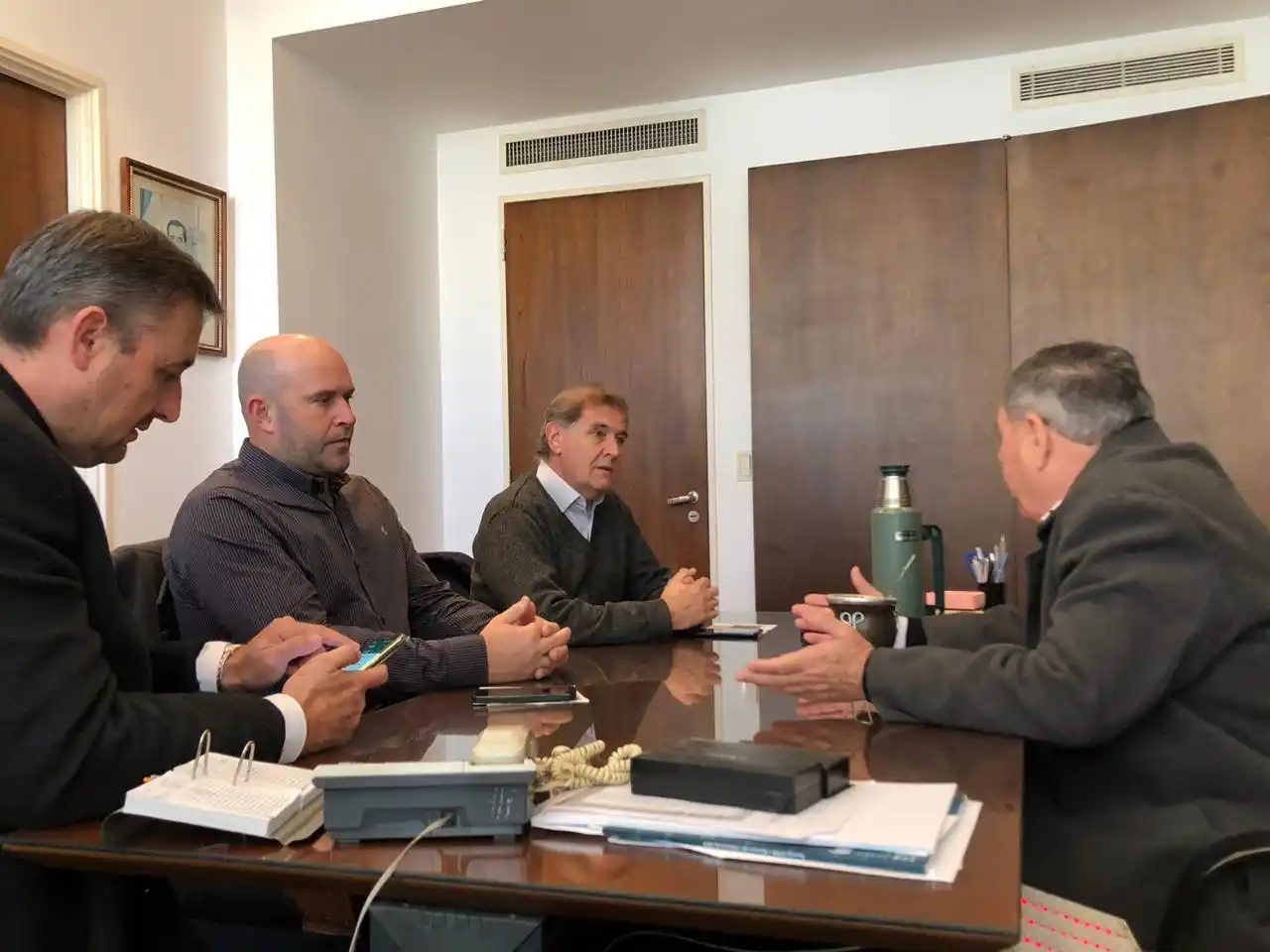El senador Alfredo De Ángeli recibió a citricultores entrerrianos