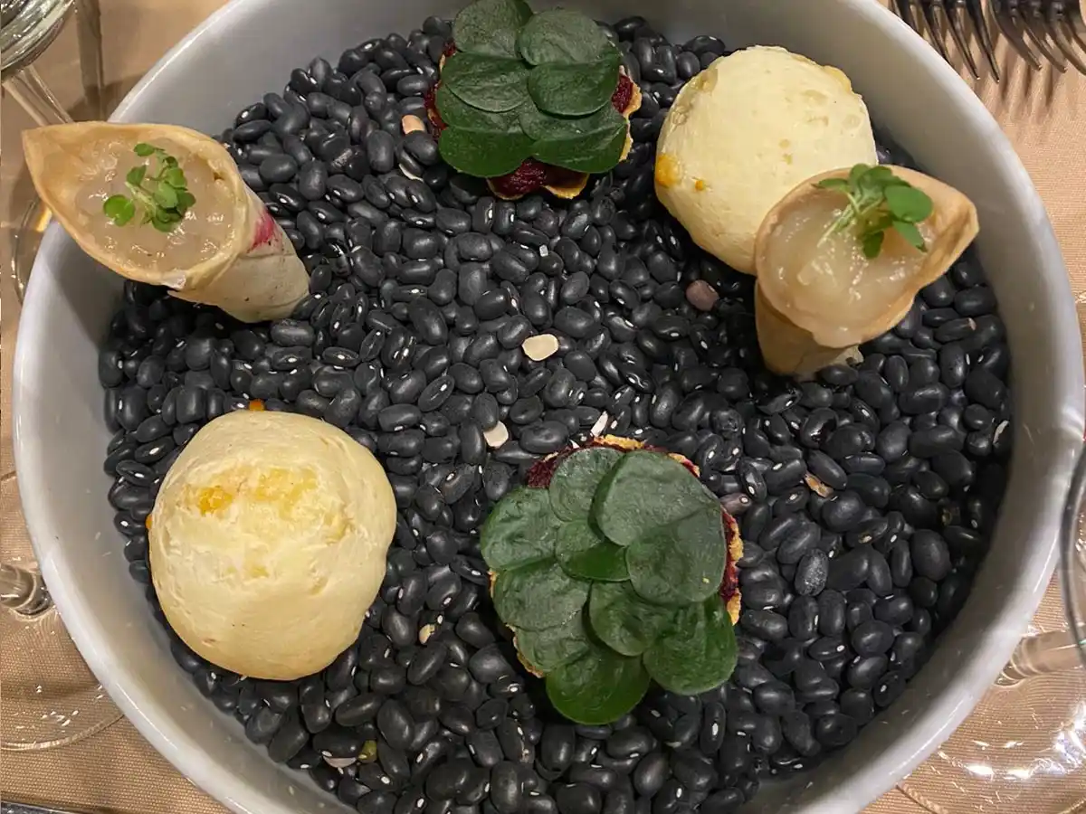 La esencia de la “yerba mate” presente en la noche gourmet del Soho    