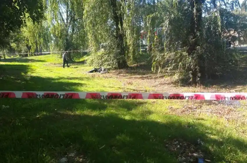 Macabro hallazgo: encontraron el cuerpo de un joven quemado