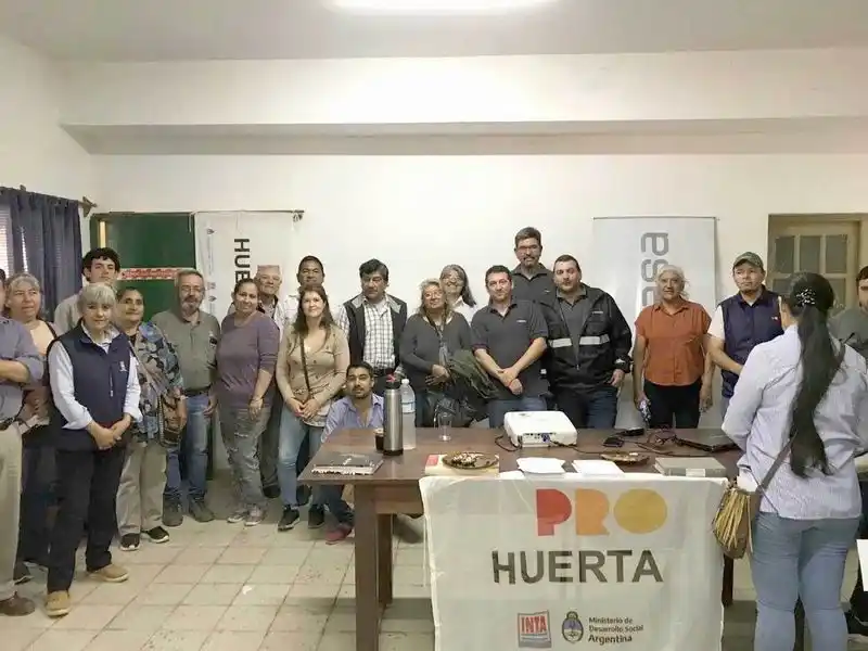 Capacitación sobre bioseguridad en las
granjas avícolas de la agricultura familiar