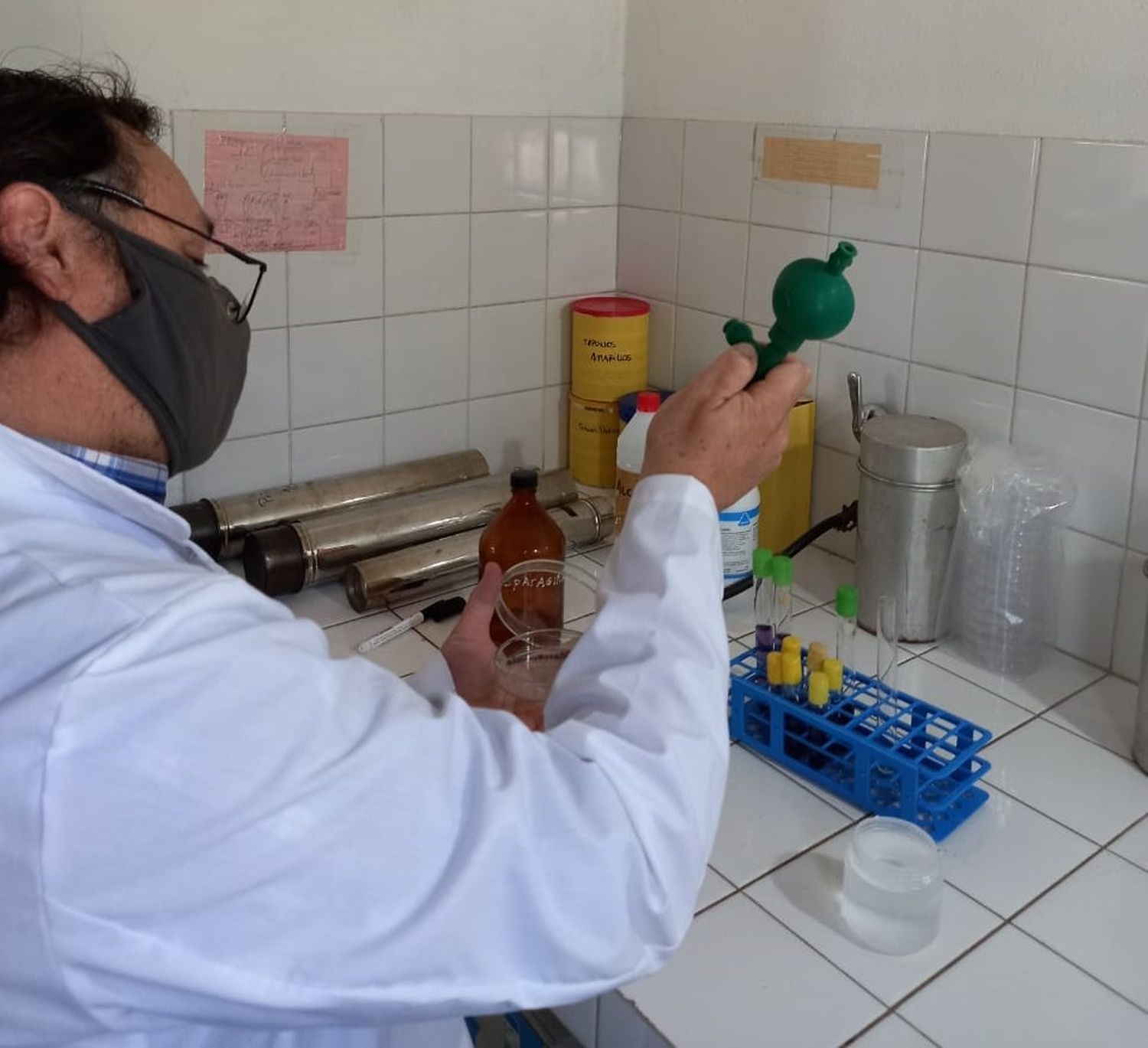 El laboratorio de Bromatología se incorporó a la Red Provincial de Laboratorios de Análisis de Alimentos