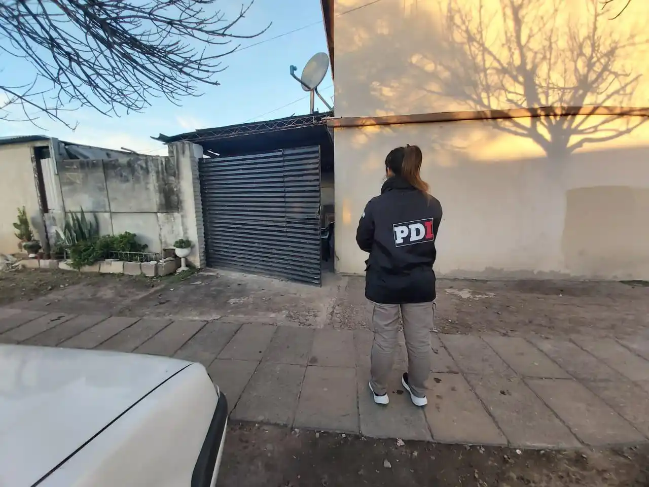 Despliegue de la PDI tras el robo de una caja registradora en una heladería: hay dos identificados