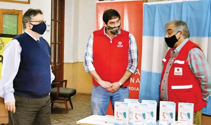 Cruz Roja donó termómetros  infrarrojos a la municipalidad
