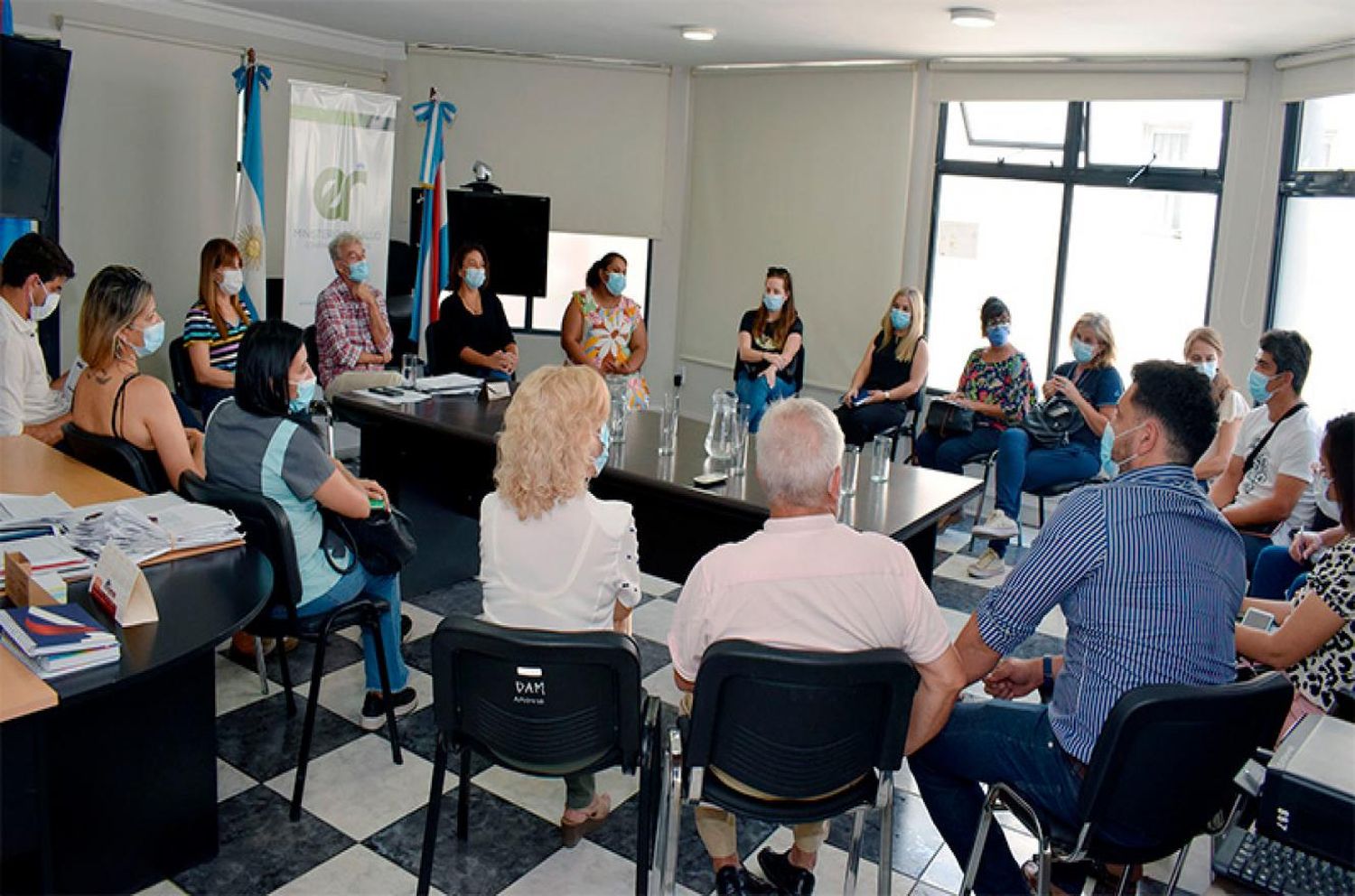 Creación de cargos en salud: Velázquez recibió a colegios de profesionales