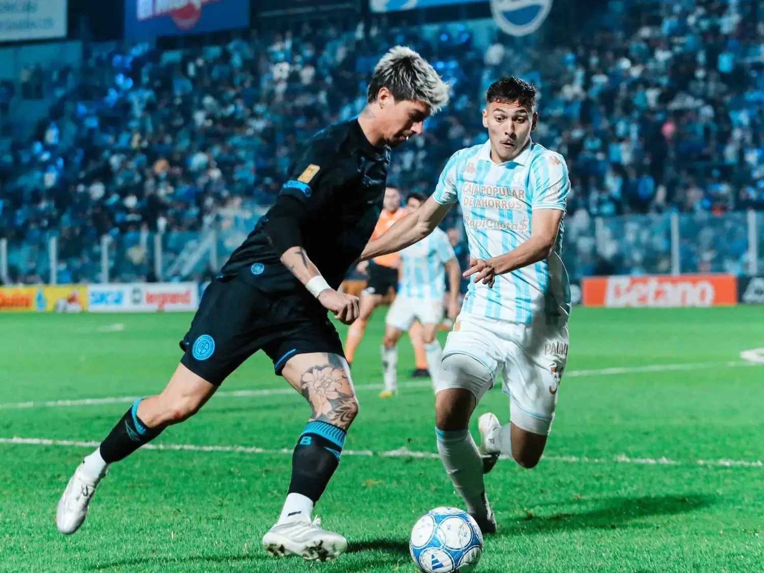 El tandilense Vallejo, en la marca de Rigoni.