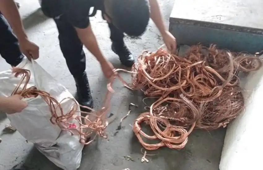 Allanaron una chatarrería, secuestraron 160 kg de cobre y hay dos detenidos