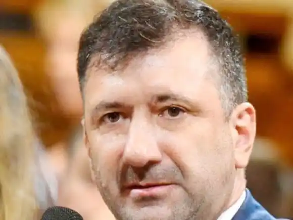 Kueider reapareció en público y acusó al kirchnerismo de buscar la caída del Presidente