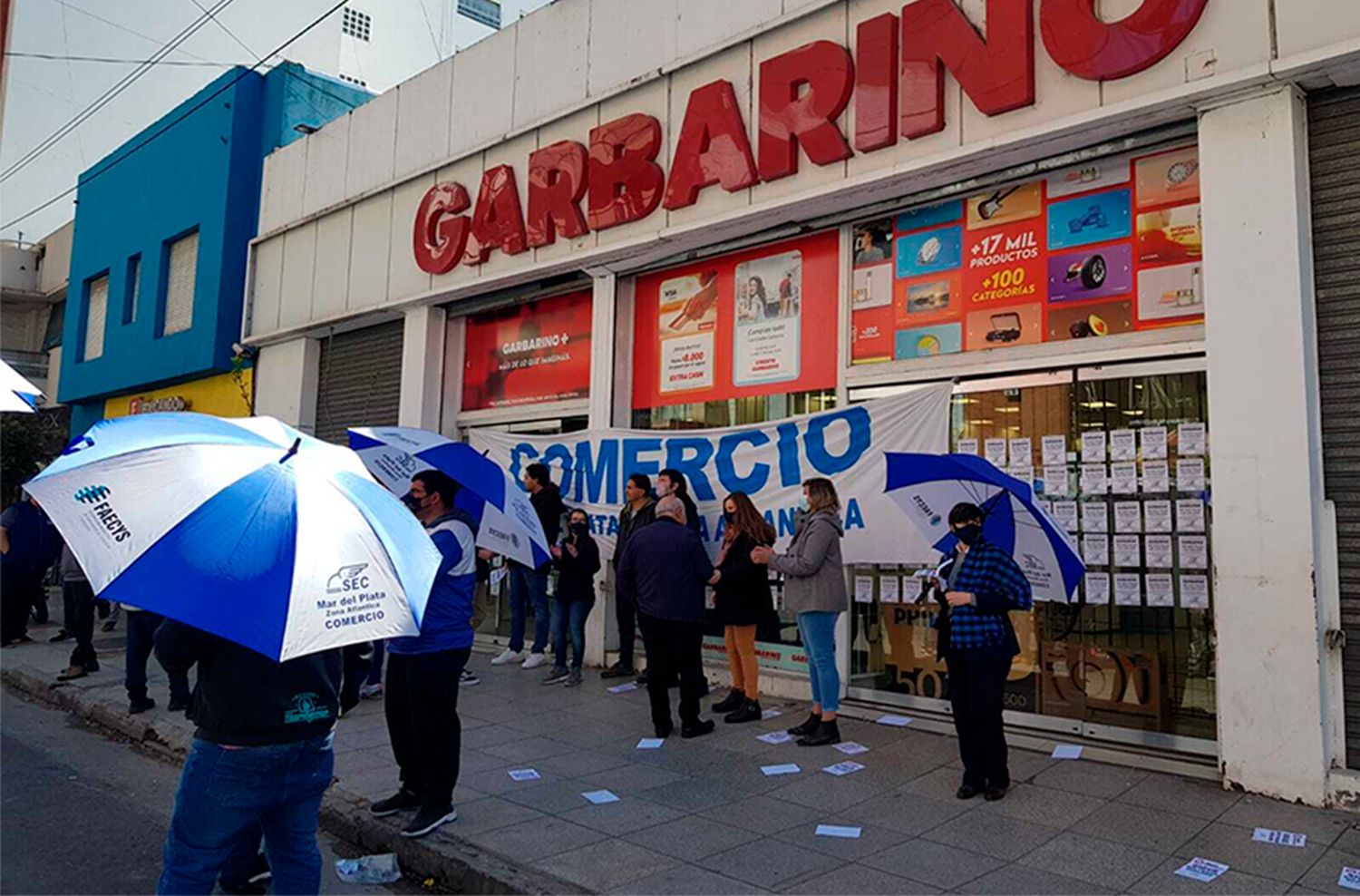 Los trabajadores de Garbarino se hicieron sentir en las calles de Mar del Plata