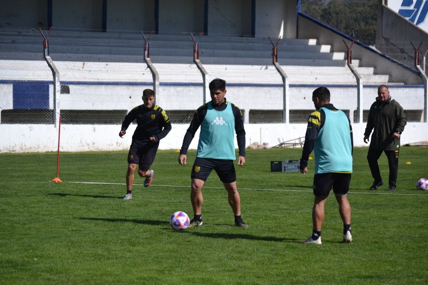 Santamarina jugará en Floresta el lunes 3
