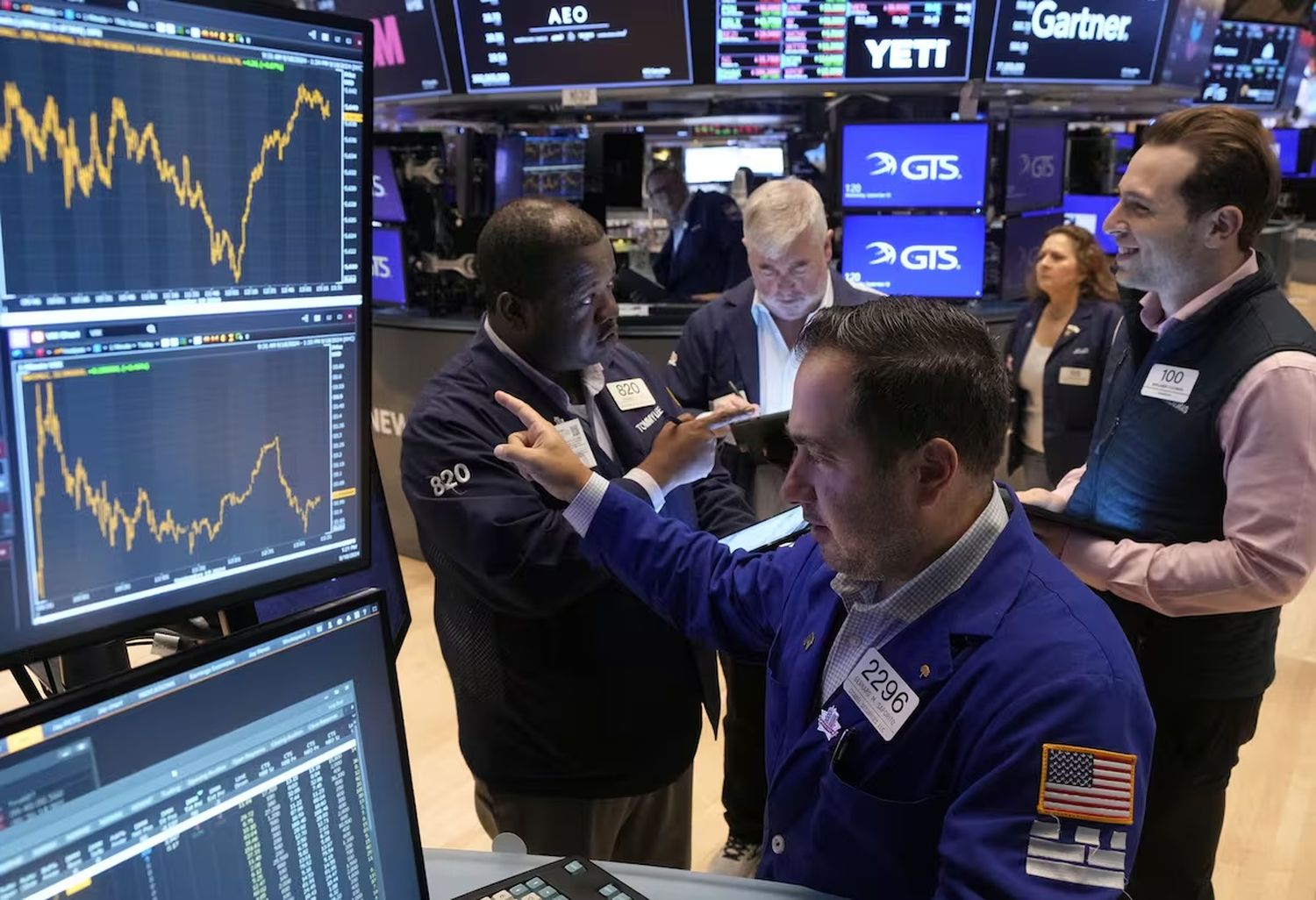El Merval cerró en alza y el riesgo país se mantuvo debajo de los 700 puntos