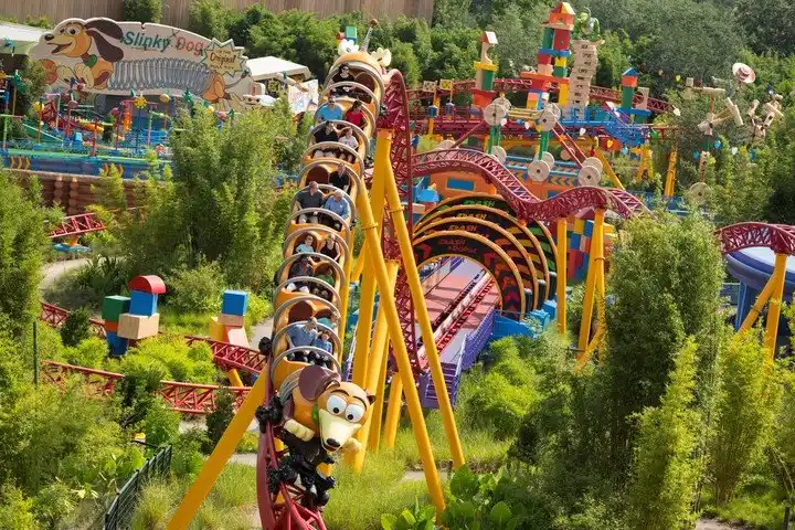 Disney aumentó el precio de las entradas a sus parques