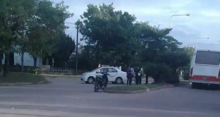 Una mujer se accidentó en moto en 11 de Septiembre y Casella