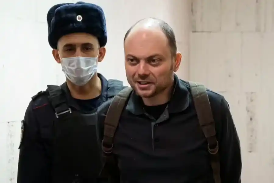 La justicia de Putin condenó al periodista ruso Vladimir Kara-Murzá a 25 años de cárcel por oponerse a la invasión a Ucrania