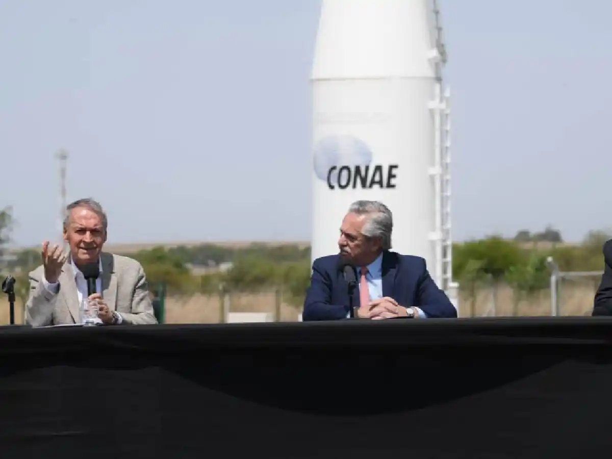 Schiaretti acompañó al presidente de la Nación en su visita a la Conae