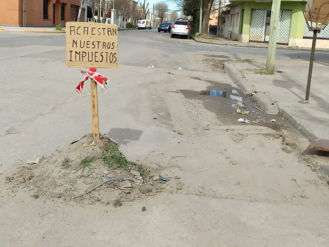 Cartel puesto por vecinos en 51 y 66