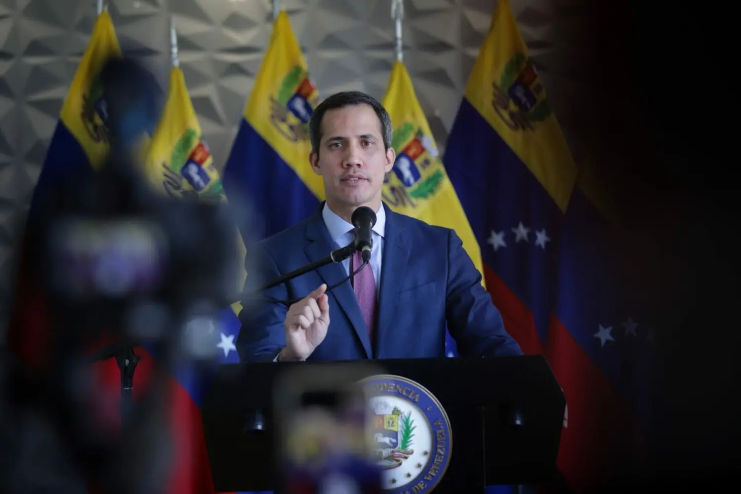 Así fue el ascenso y la caída del «gobierno interino»