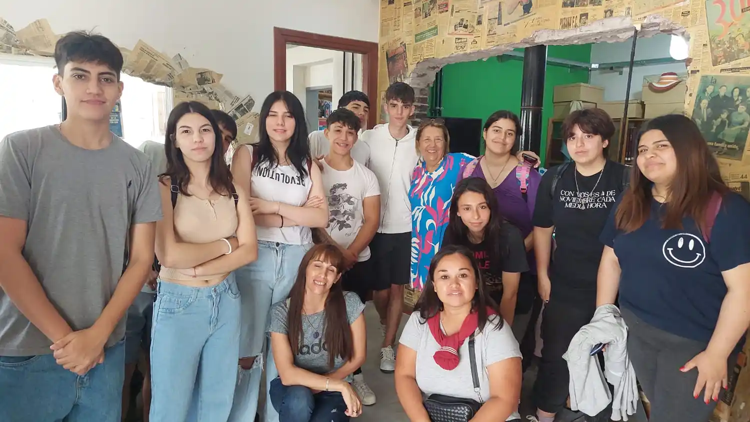 Alumnos de la escuela 13 visitaron La Opinión