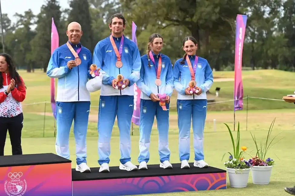 La concordiense Mía Yaya ganó el bronce por equipos en golf