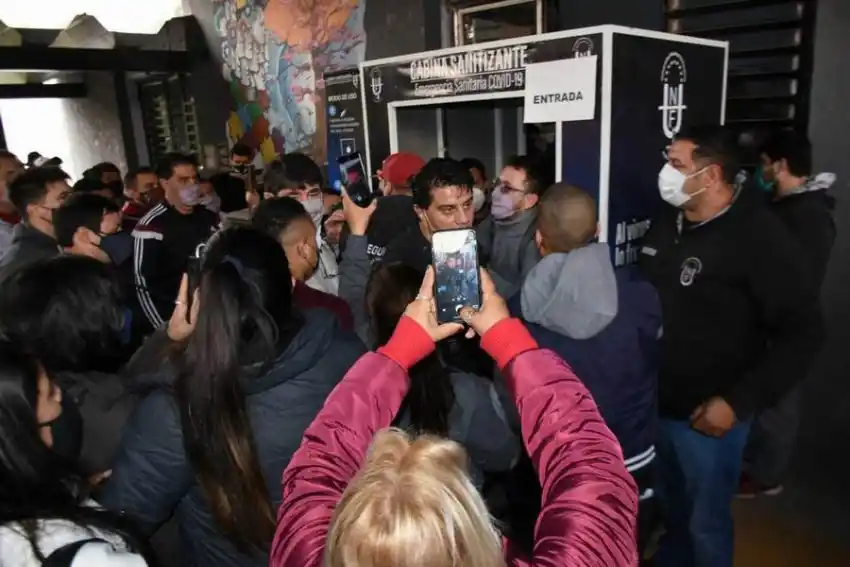 Parmetler sesionó sin quórum y con personas que no pertenecen al Consejo Superior