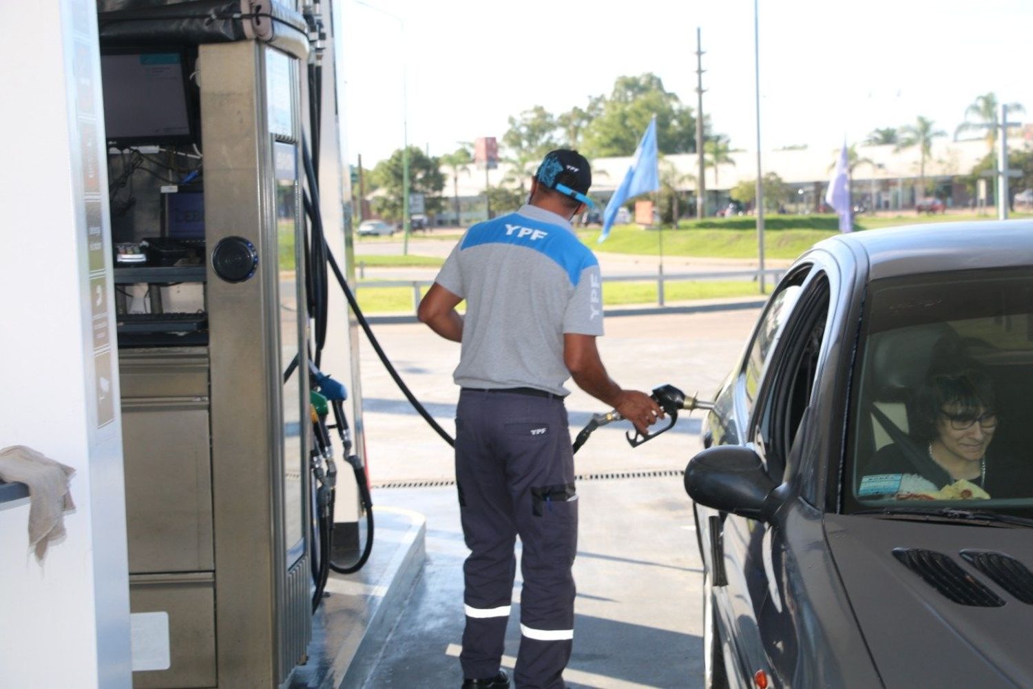 En pocos días podrían subir los combustibles: ¿Cuáles son las variables que se manejan?