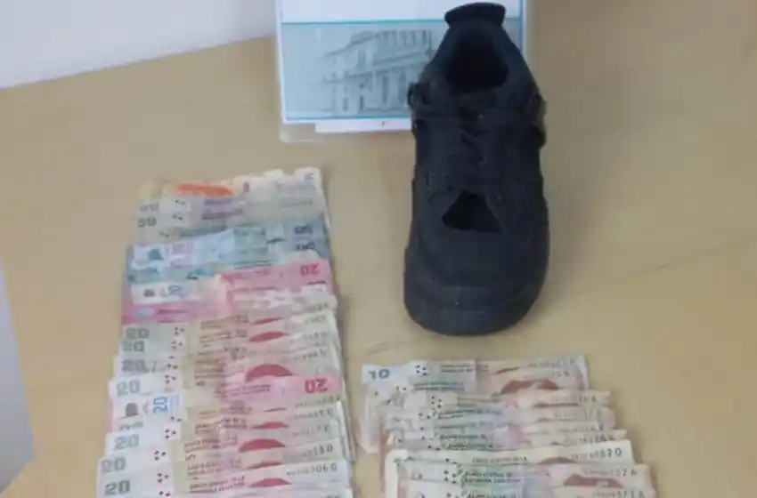 Robó una zapatilla y dos mil pesos en cambio: tenía pedido de captura