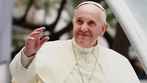 HOSPITALIZAN AL PAPA FRANCISCO: será sometido a una cirugía de colon