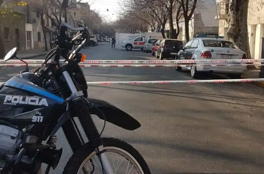 Asalto en pleno Pichincha: Ingresaron armados a un comercio y se llevaron $200 mil