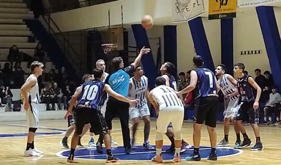 Rivadavia firme en el básquet