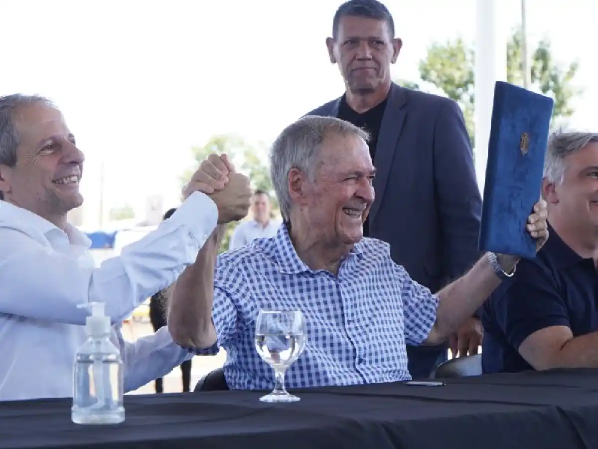 Schiaretti entregó 50 millones al municipio para la urbanización de dos barrios