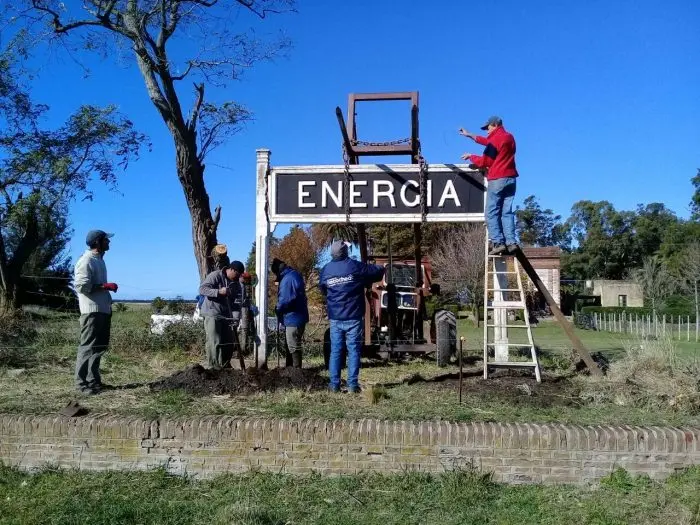 Izan por primera vez la bandera en la plaza de Energía